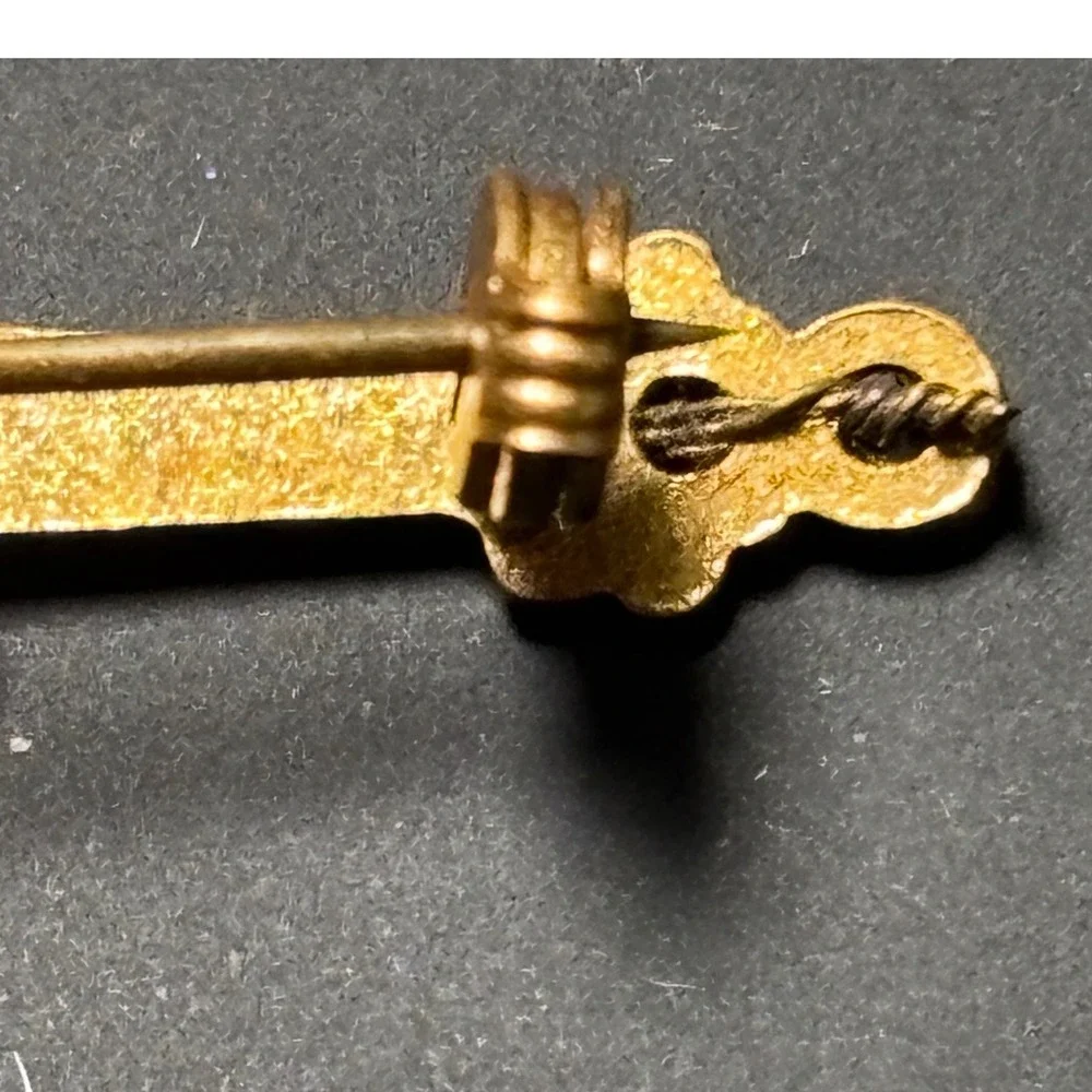Vintage Mother of Pearl Violin Brooch Gold Tone Musical Instrument Pin Novelty